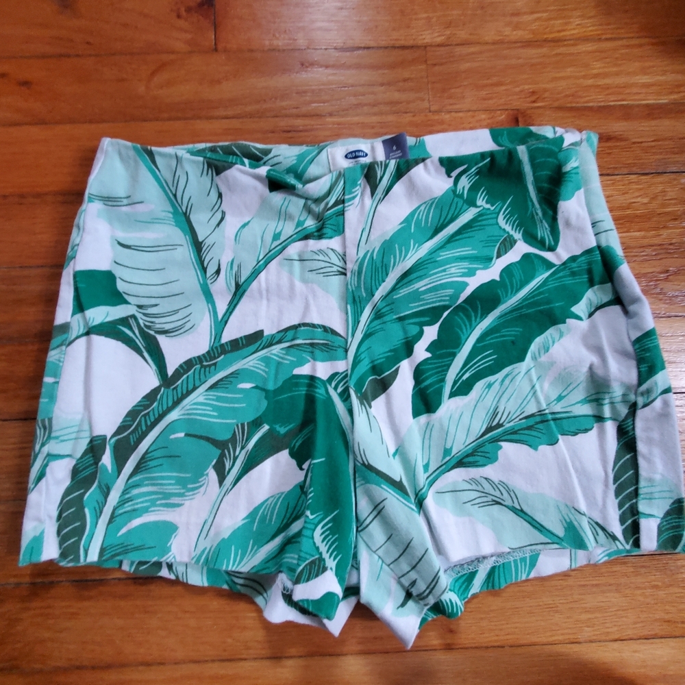 Green Leaf Print Women's Shorts Old Navy Sz 6